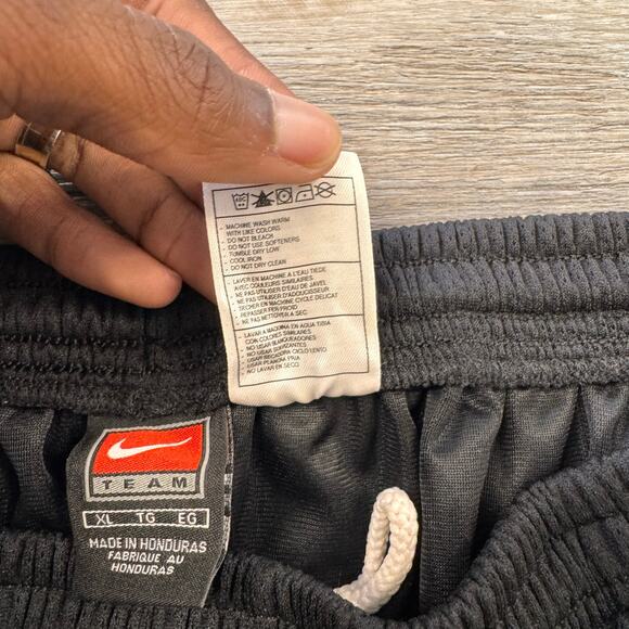 Vintage Nike Vanderbilt Commodores Black Yellow Men XL Mini Swoosh Gym Shorts - Picture 3 of 8